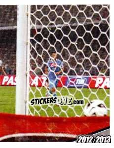 Sticker Arturo Vidal sigla il pareggio su rigore netto - Juventus 2012-2013 n. 94 - Footprint
