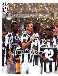 Sticker Tutta la squadra intorno alla Supercoppa - Juventus 2012-2013 n. 103 - Footprint