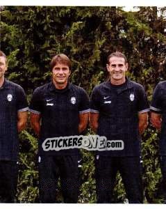 Sticker Tous / Corratti / Carrera / Conte / Alessio / Bertelli / Filippi / Sassi - Juventus 2012-2013 n. 154 - Footprint
