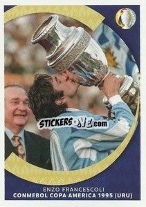 Sticker Enzo Francescoli - Conmebol Copa America 1995 - CONMEBOL Copa América 2021
 n. LE9 - Panini