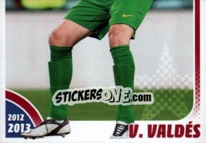 Sticker Victor Valdes in action - FC Barcelona 2012-2013 n. 36 - Panini