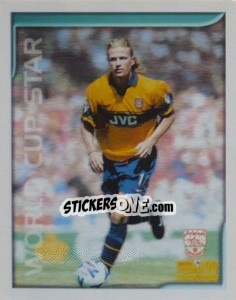 Sticker Emmanuel Petit (World Cup Star) - Premier League Inglese 1998-1999 n. 28 - Merlin