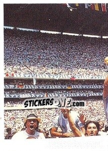 Sticker Final 1986 (Maradona Con La Coppa) - Svetsko Fudbalsko Prvenstvo Južna Afrika 2010 n. 45 - AS SPORT
