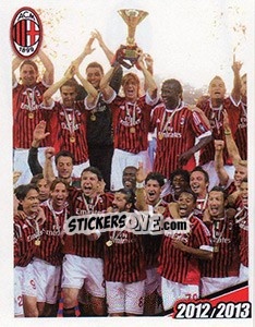 Sticker Ambrosini alza la Coppa al cielo