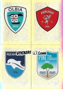 Sticker Scudetto - Olbia / Perugia / Pescara / Pineto - Calciatori 2023-2024
 - Panini