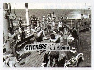 Sticker Treinando no convés - Brasil de Todas as Copas n. 3 - Panini