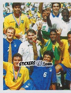 Sticker Os tetracampeões - Brasil de Todas as Copas - Panini