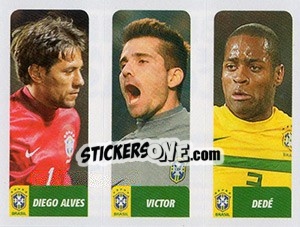 Figurina Diego Alves / Victor / Dedé - Brasil de Todas as Copas - Panini