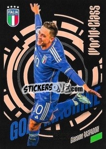 Cromo Giacomo Raspadori – Goal Machine - FIFA World Class 2024
 n. 135 - Panini