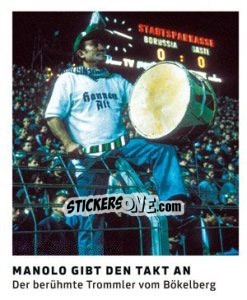 Figurina Manolo gibt den Takt an