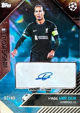 Sticker Virgil van Dijk - UEFA Club Competitions Knockout 2024-2025
 n. A18bu - Topps