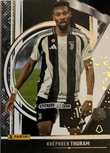 Cromo Khéphren Thuram - Serie A Player of The Match 2024-2025
 n. 54 - Panini