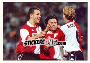 Sticker Patrick Paauwe in celebration - Feyenoord 2000-2001 - Panini