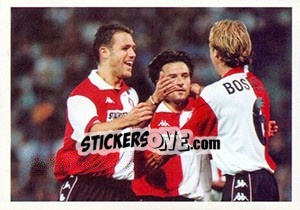 Sticker Patrick Paauwe in celebration - Feyenoord 2000-2001 n. 45 - Panini
