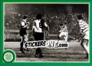 Figurina Celtic v Feyenoord in the Final. Vain hope as Gemmell scores... - Celtic FC 1999-2000 n. 105 - Panini