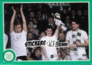 Cromo Cup-winner Joe Muller is flanked by Peter Grant and Roy Aitken - Celtic FC 1999-2000 - Panini