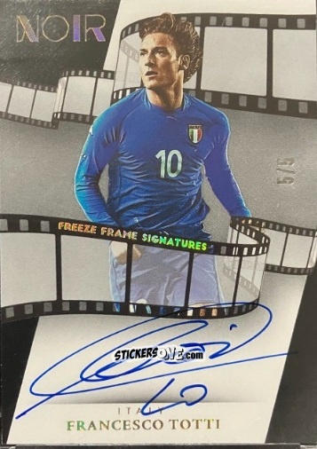 Sticker Francesco Totti - Noir Soccer 2024-2025
 n. FF20 - Panini