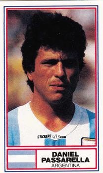 Cromo Daniel Passarella - Football International Stars 1984
 n. 31 -  Rothmans
