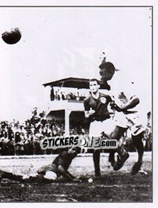 Figurina O gol mais bonito - Santos 100 Anos n. 107 - Panini