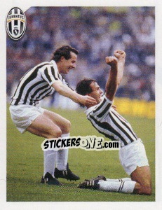 Cromo Cabrini esulta con Brady - Juventus 2011-2012 - Footprint