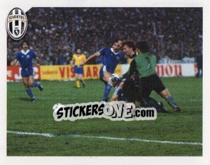 Sticker Boniek realizza il 2-1 - Juventus 2011-2012 - Footprint