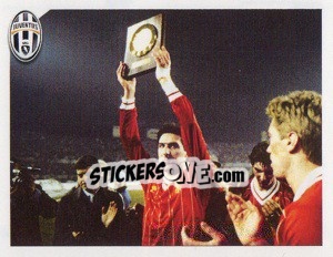 Sticker Scirea con il Trofeo