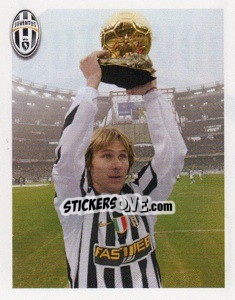 Sticker Nedved solleva il Pallone d'Oro - Juventus 2011-2012 n. 54 - Footprint