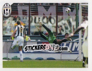 Sticker Trezeguet segna l'1:0 decisivo a San Siro - Juventus 2011-2012 n. 57 - Footprint