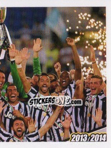Sticker Gianluigi Buffon alza al cielo la Supercoppa Italiana - Juventus 2013-2014 n. 92 - Footprint