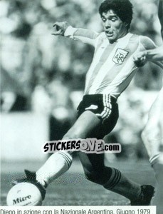 Sticker Maradona Con La Maglia Dell'Argentina 1979 - Maradona Il Più Grande n. 31 - Preziosi