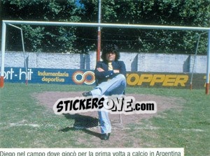 Sticker Maradona In Posa - Maradona Il Più Grande n. 69 - Preziosi