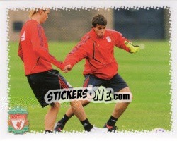 Sticker Emiliano Insua in training - Liverpool FC 2009-2010 - Panini