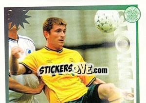 Sticker Tommy Johnson in action - Celtic FC 2000-2001 - Panini