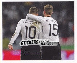 Sticker Spielszene - Lukas Podolski / Thomas Hitzlsperger - Deutsche Nationalmannschaft 2010 n. 18 - Panini
