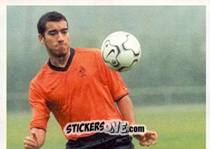 Sticker Giovanni Van Bronckhorst in action - Oranje Kampioen! n. 17 - Panini