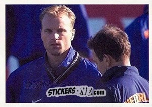 Sticker Dennis Bergkamp in training - Oranje Kampioen! - Panini