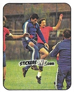 Figurina L'allenamento col pallone - Calciatori 1977-1978 - Panini