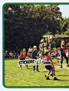 Sticker Kids playing football - Voetbal 1983-1984 n. 3 - Panini